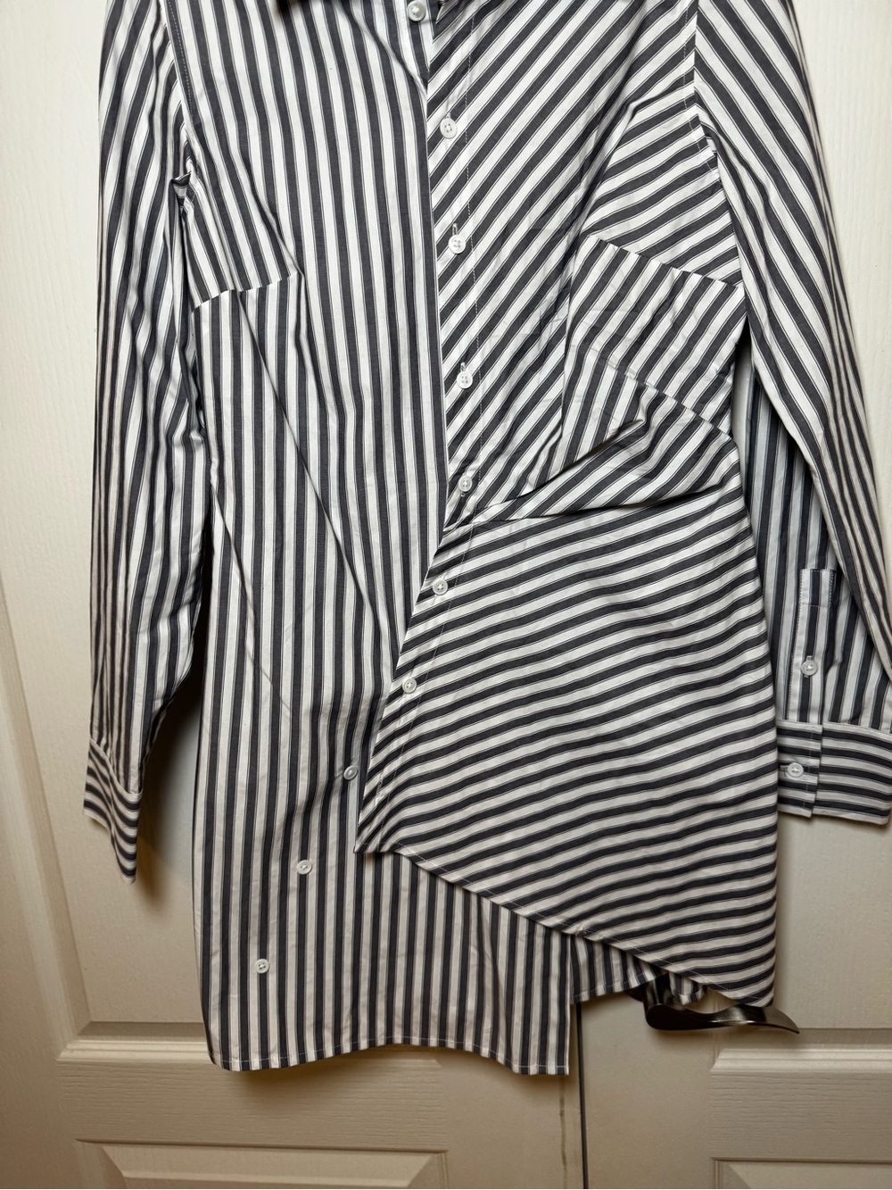KBB by Kahlana Gray White Striped Asymmetrical Deconstructed Shirt Dress Small - Picture 4 of 6